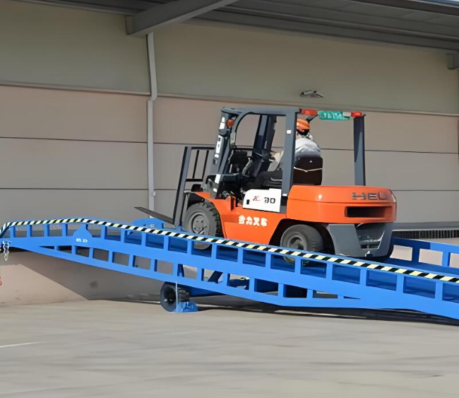 凉山移动式卸货平台（叉车用）